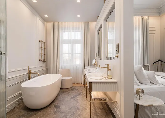 Petit Bois - Adults From 14 5* バラトンフレド